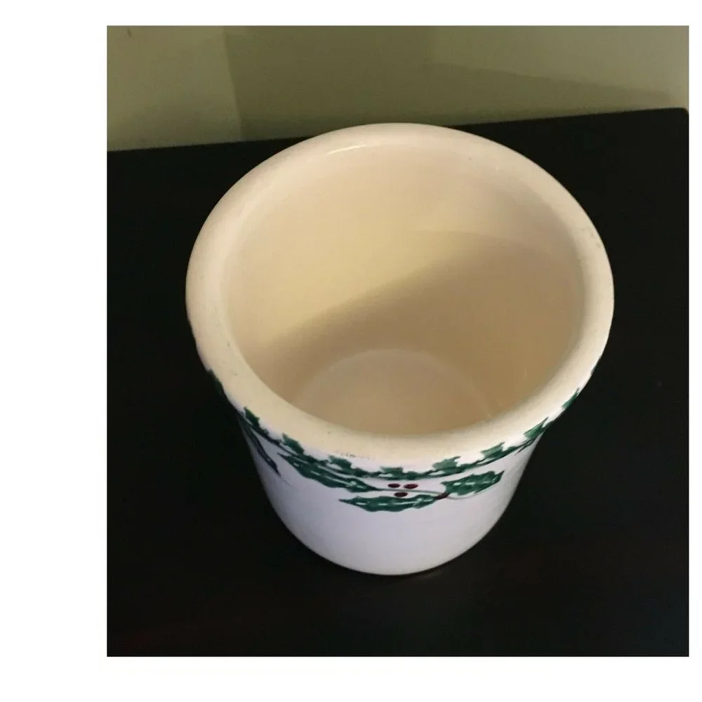 Crock Shop Santa Ana CA Christmas Green Holly Red Berries 5.5